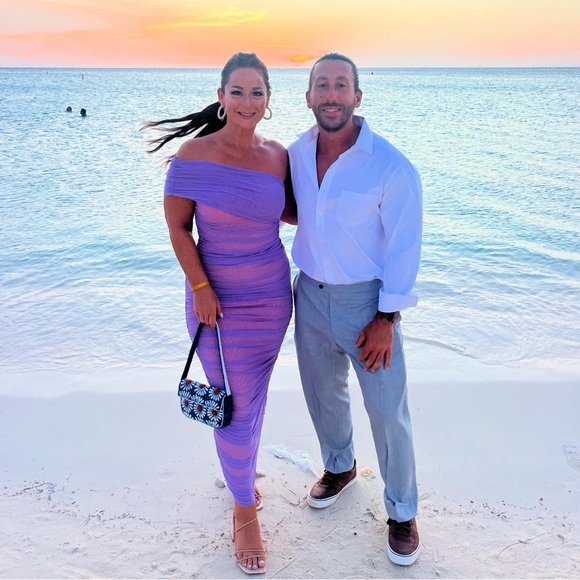 Meet your Posher, Lauren - Picture 3 of 9